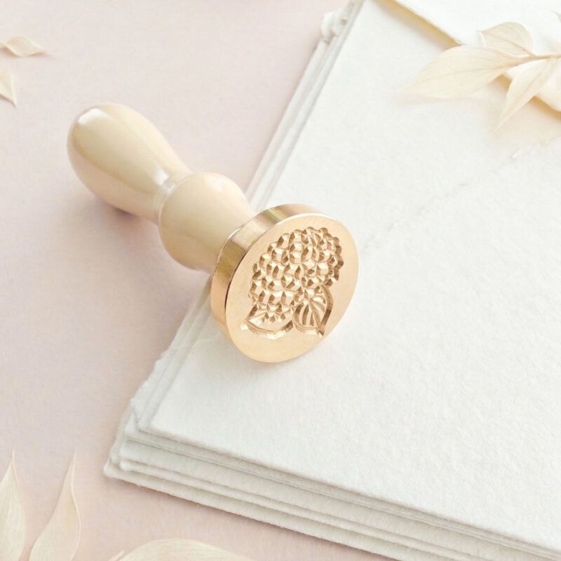 Invitación de boda con sello de lacre de Hortensia