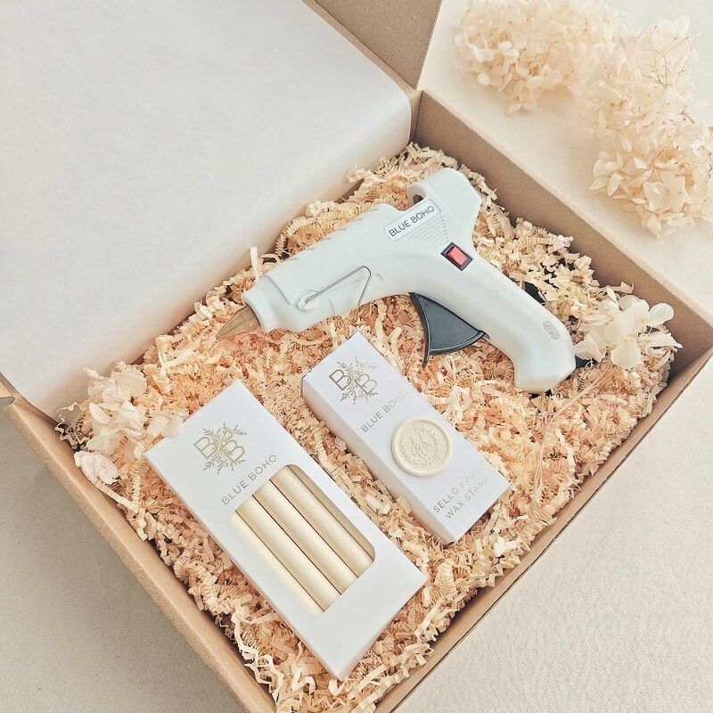 Kit de lacre para invitaciones de boda con pistola de lacre, sello y barras de lacre en caja de presentación