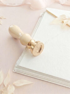 Invitación de boda con sello de lacre pequeño de corazón 3D