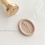 Timbro per ceralacca ovale design garofano con rilievo 3D